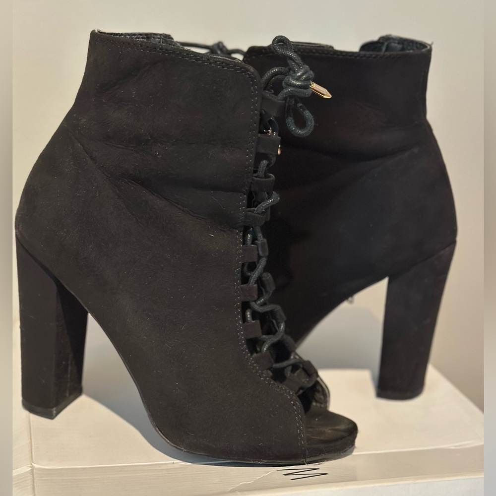 Elegant Black Lace-Up Heeled Boots